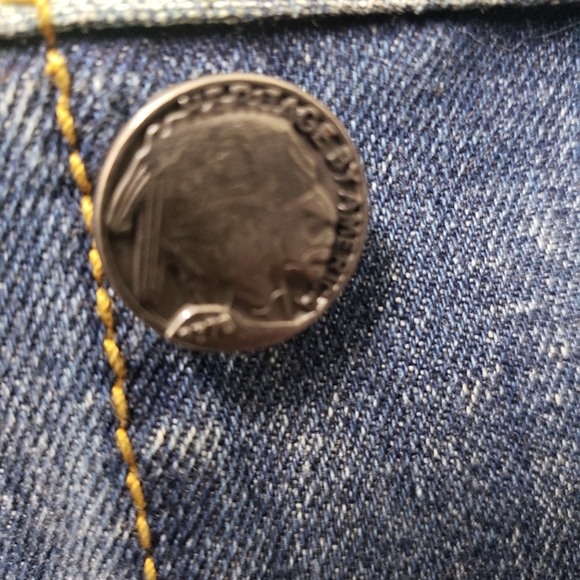 Vest - Picture 2 of 5